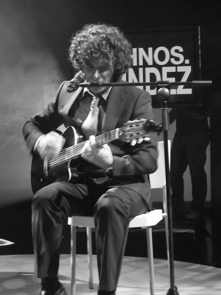 Tangos spielen im TVG von Spanien